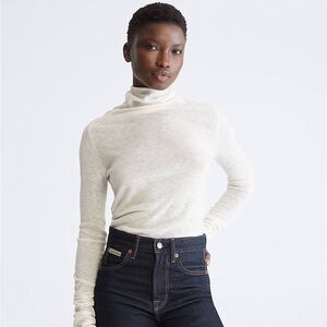 CALVIN KLEIN SOFT WOOL BLEND LIGHTWEIGHT TURTLENECK TOP Egret S